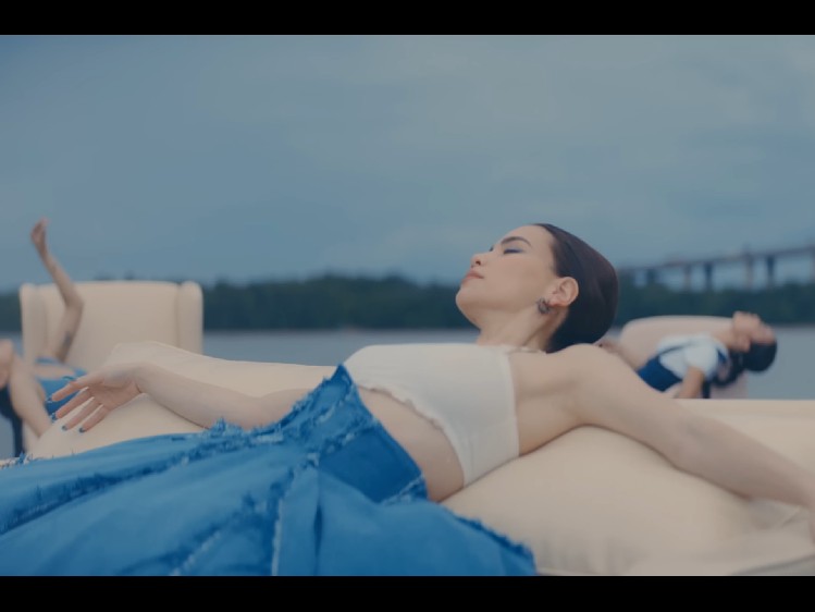Cô Đơn Trên Sofa ❣️ HNH (Tăng Duy Tân)